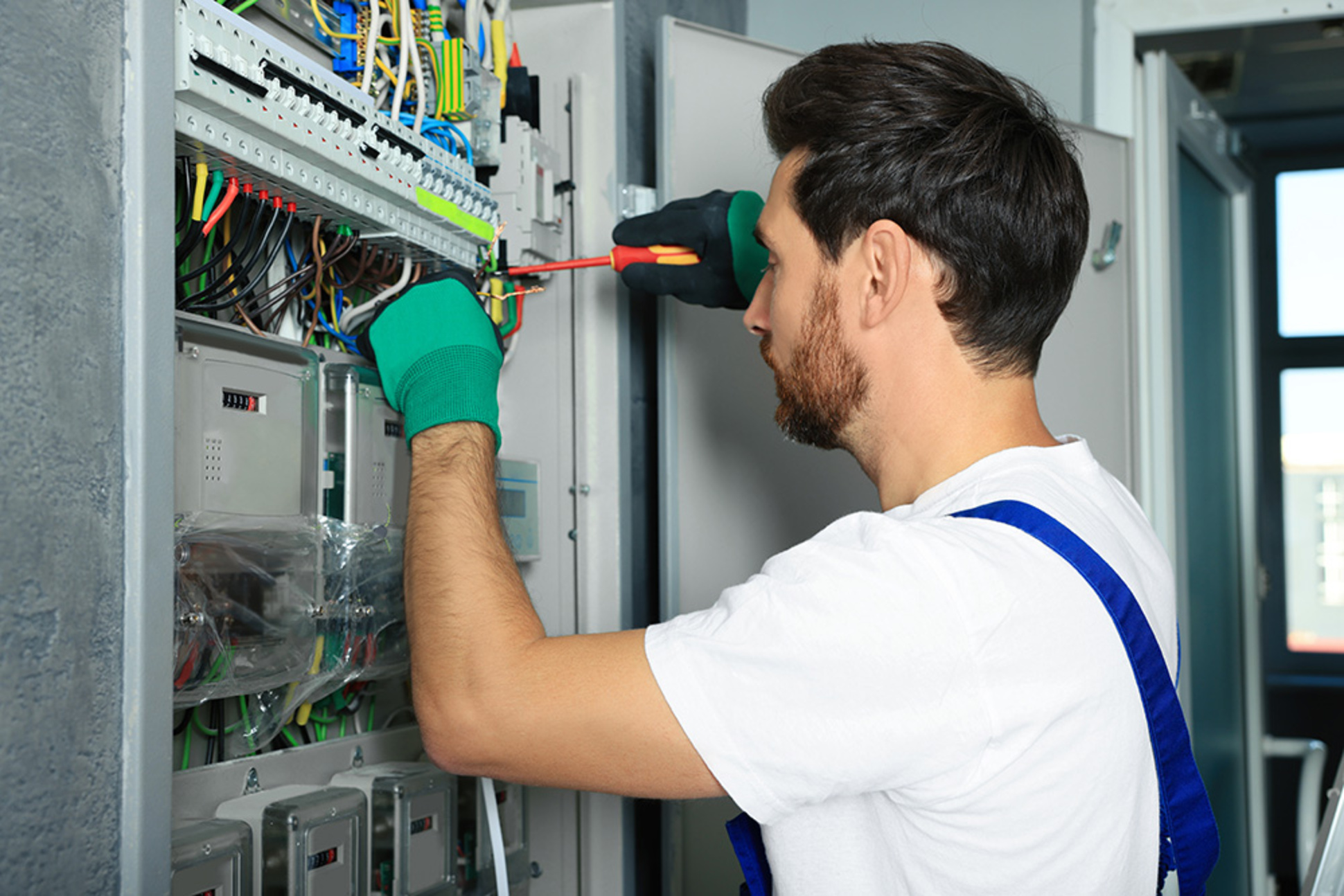 Nieder&shy;spannungs&shy;anlagen bei Elektro Noßner in Schnaittenbach