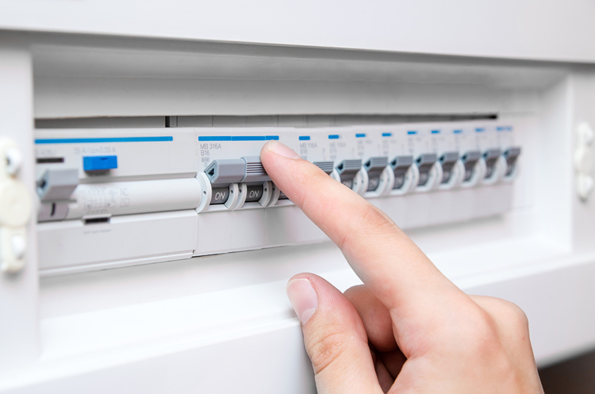 Schalt&shy;schrank&shy;bau bei Elektro Noßner in Schnaittenbach